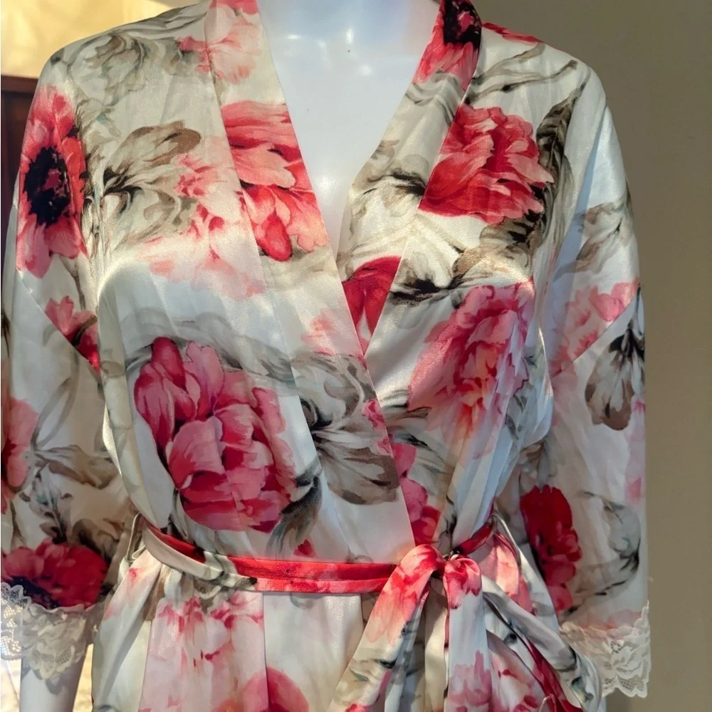 Floral Kimono Robe with Lace Trim